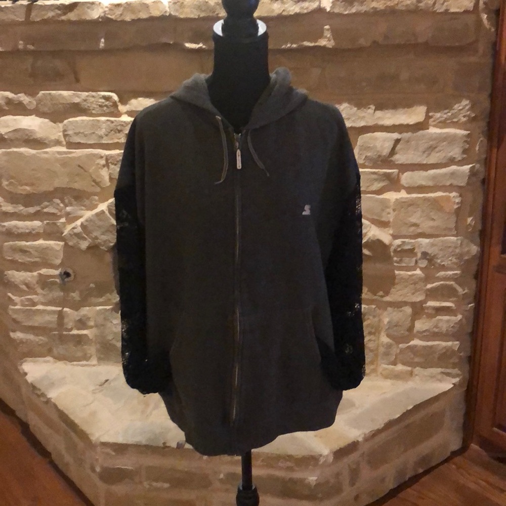 Zip-up hoodie with black lace sleeves